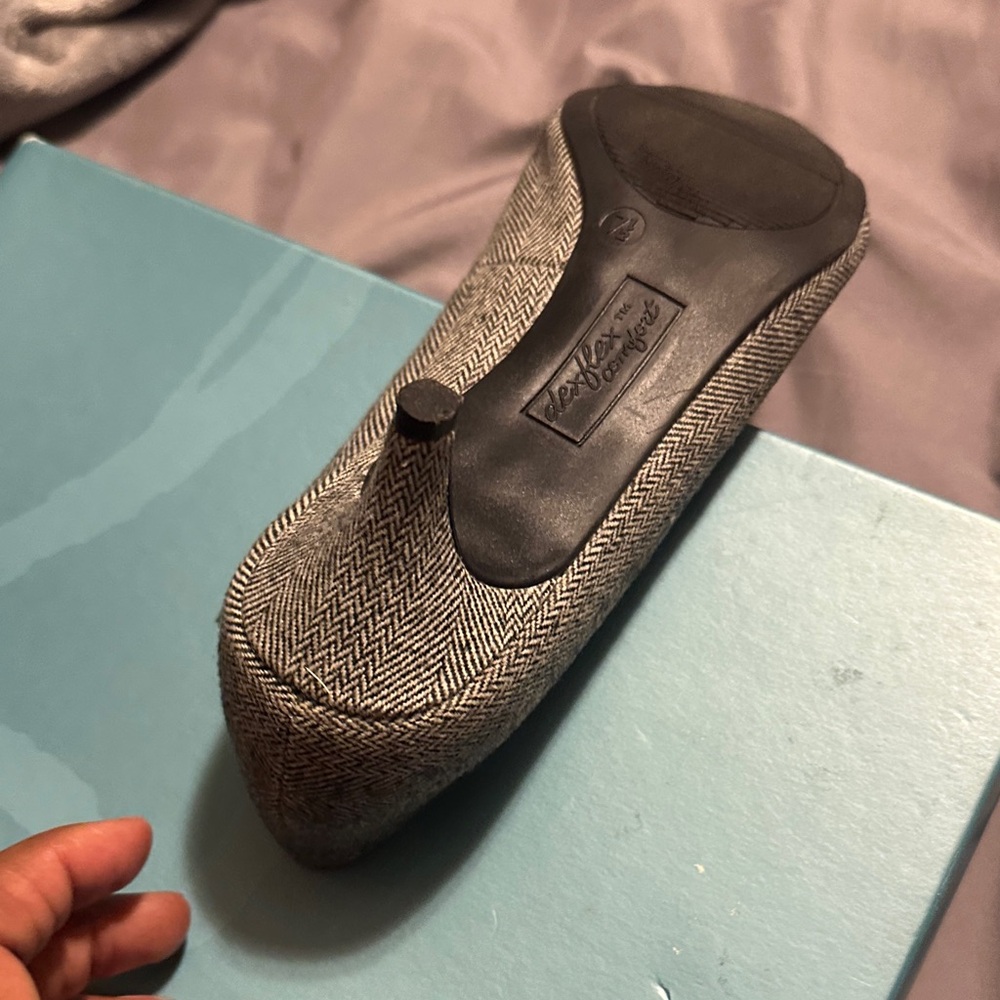 Life Stride Herringbone Pointed Toe Flats in Gray and Black - Picture 3 of 7